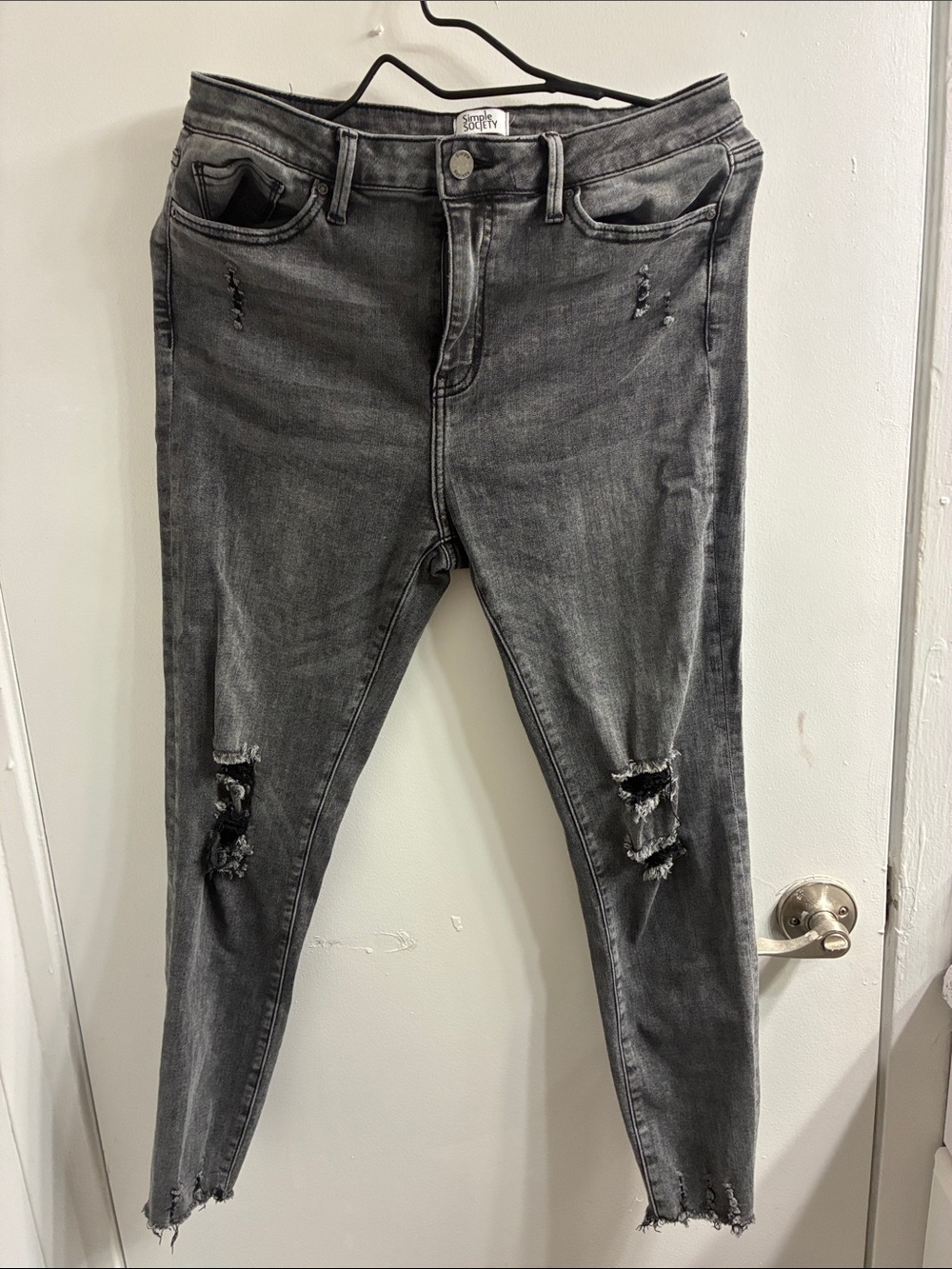 Women’s Skinny Distressed Jeans in Grey - Stretch Ripped Denim